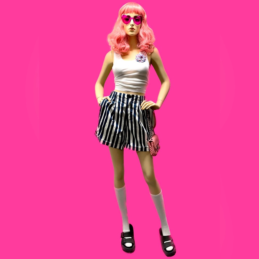 Marimekko x Uniqlo cotton poplin shorts, size S. Navy & white stripe